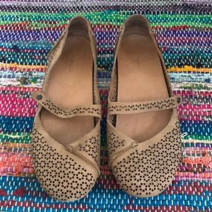 EUC olukai nene perf Mary Janes